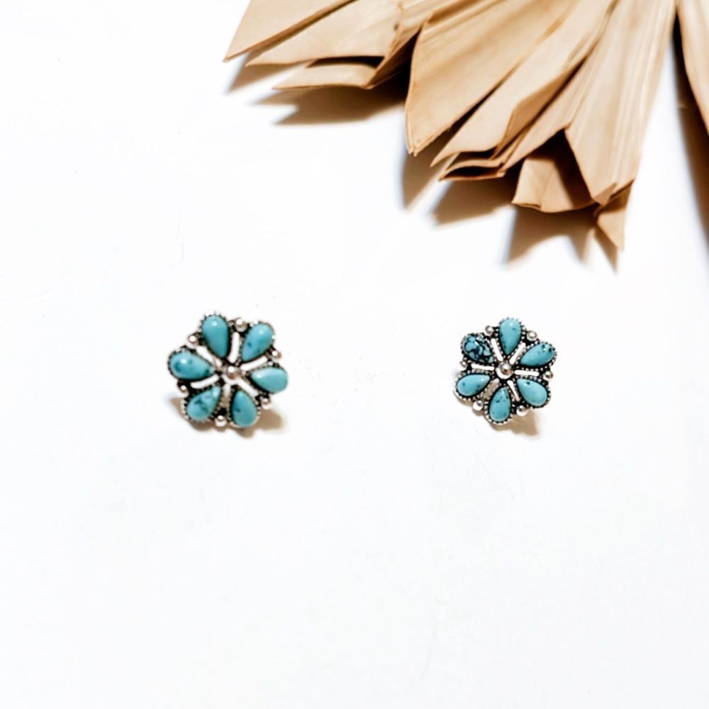 Boho flower earrings blue